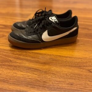 Nike Women’s Black and White Sneakers with Gum Sole